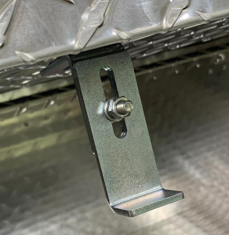 Large Lockable Aluminium Trailer Toolbox 810x372x370mm (32″ x 14.5″ x 14″)