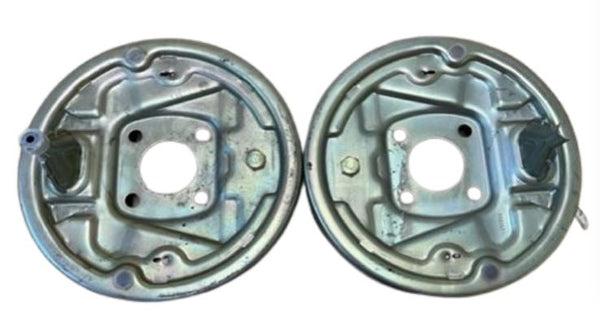 Ifor Williams Knott 250 X 40 Brake Assembly With Bolt on Backing Plate Pair LH + RH March  2014  Onwards