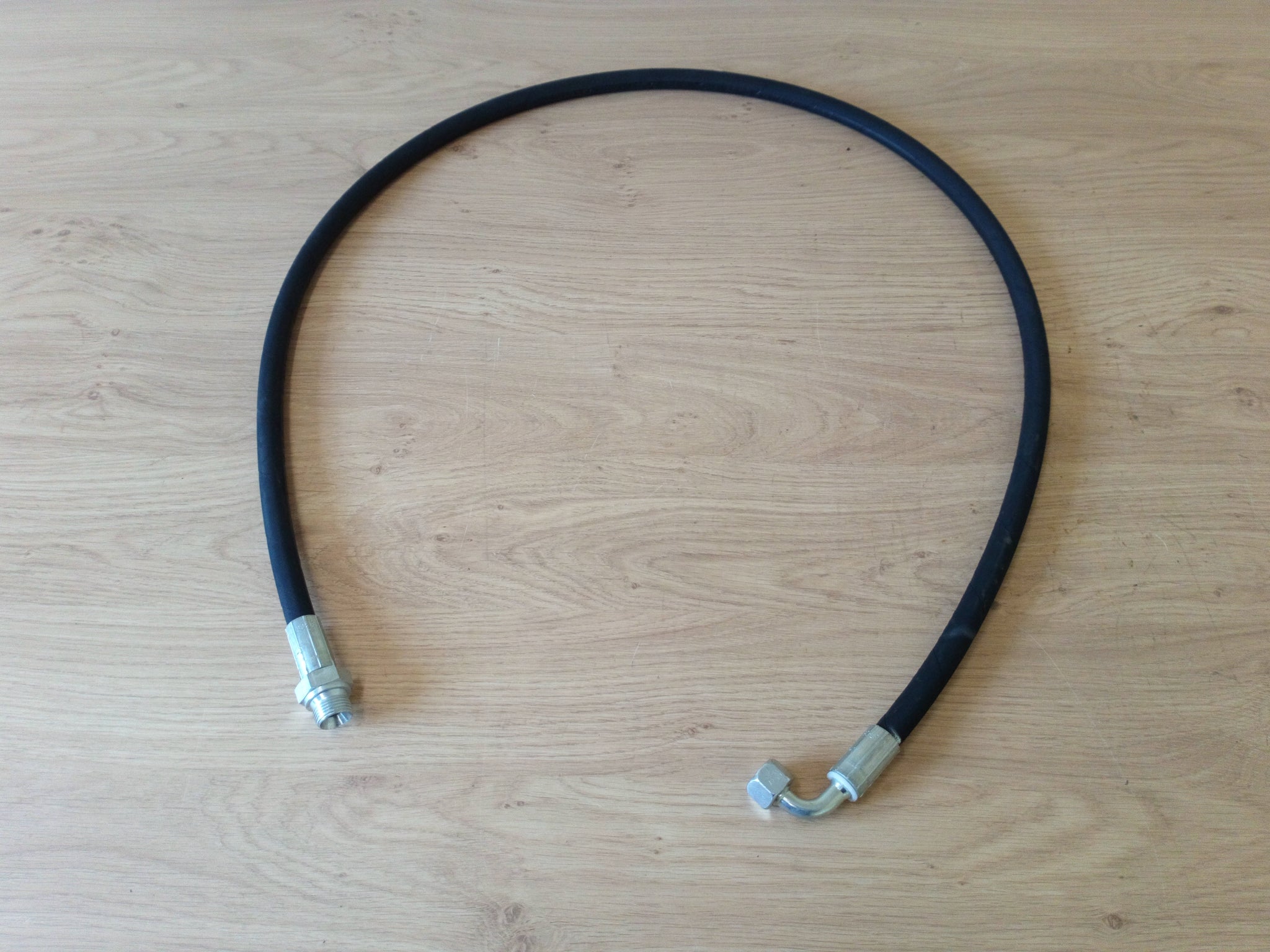 5FT 3/8 Hydraulic Hose WIth 3/8 90 BSP Female/ 1/2 Male BSP